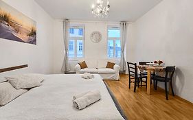 Modern Three-Bedroom, Triple King Beds